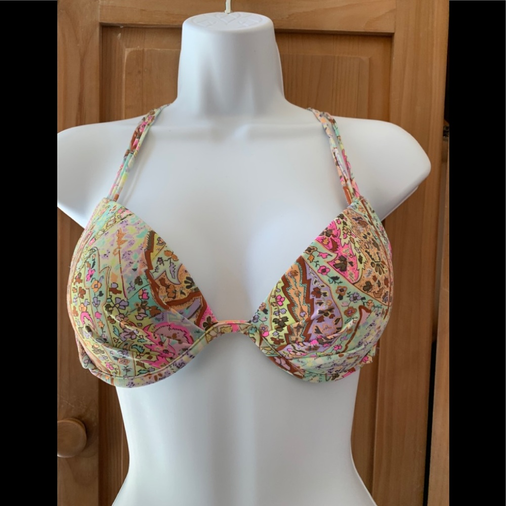 Gently worn adorable Victoria Secret Swimsuit!